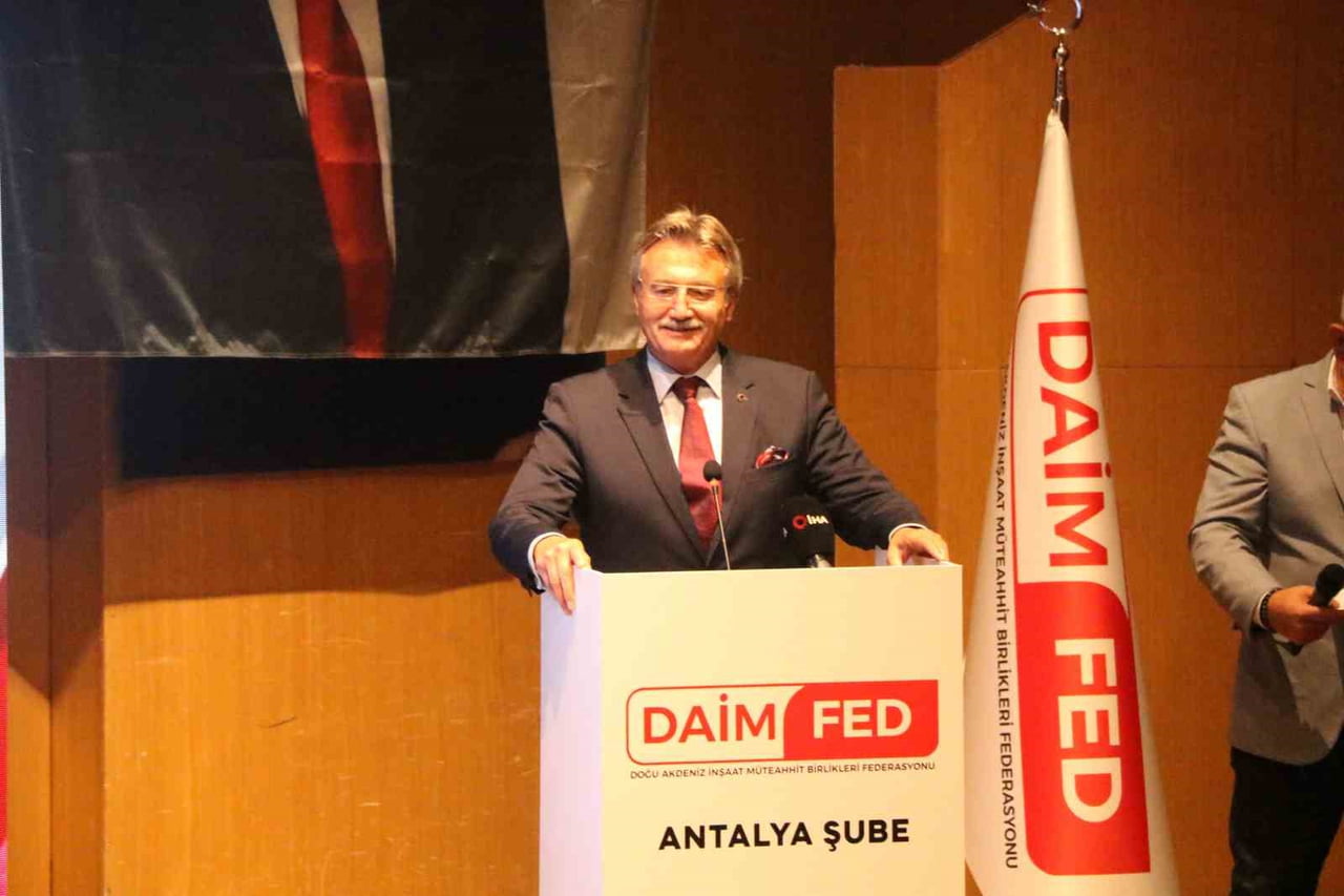 ESKİ DEVLET BAKANI KÜRŞET TÜZMAN