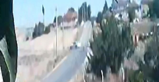 ESKİŞEHİR'DE 2 OTOMOBİLİN ÇARPIŞMASI SONUCU 5 KİŞİNİN YARALANDIĞI KAZAYA AİT GÜVENLİK KAMERASI...