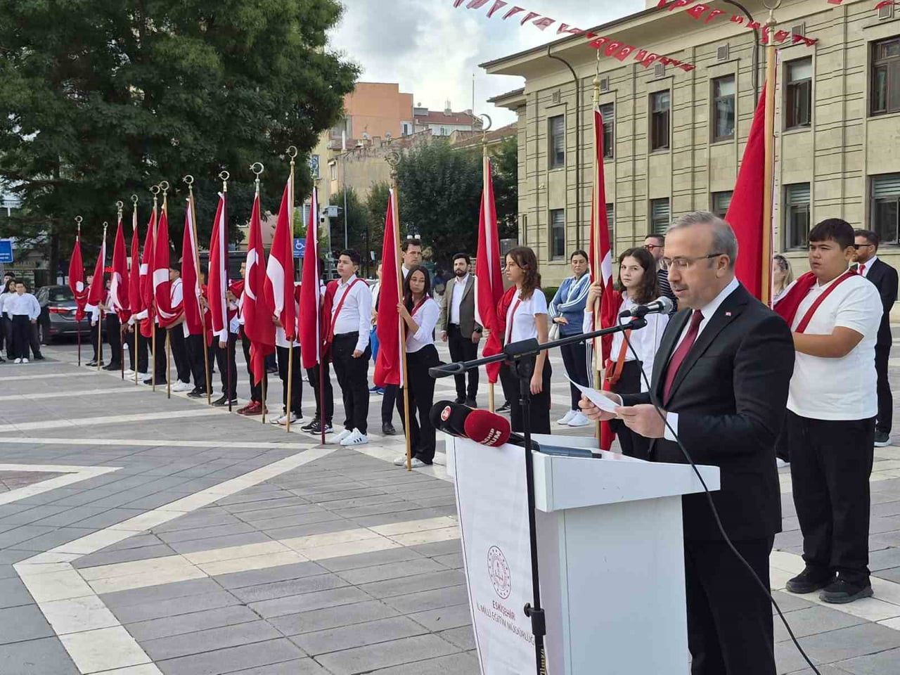 ESKİŞEHİR'DE 2026-2027 EĞİTİM-ÖĞRETİM YILI VE İLKÖĞRETİM HAFTASI DOLAYISIYLA VİLAYET MEYDANI’NDA...