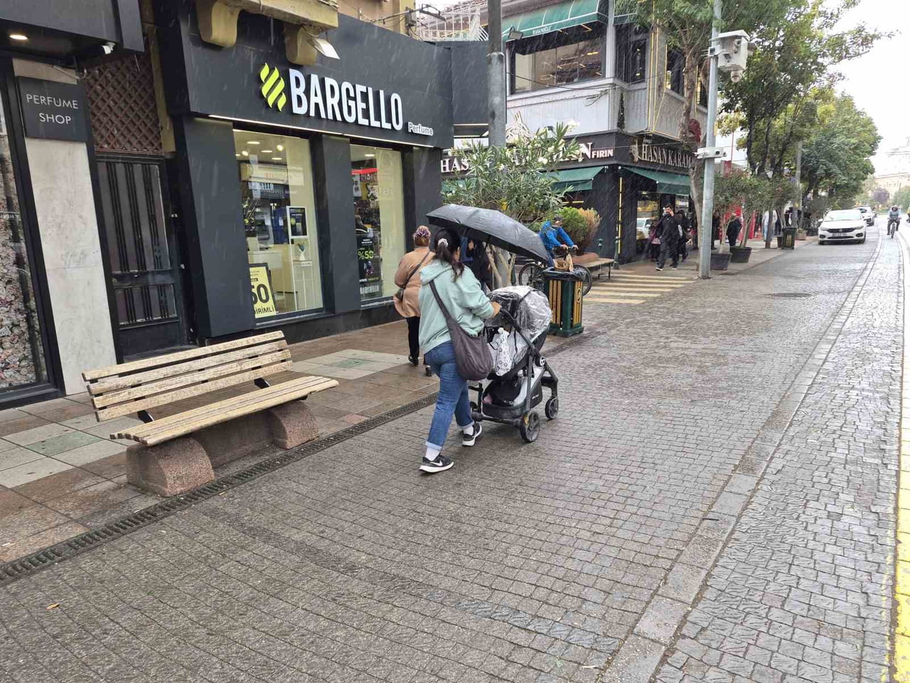 ESKİŞEHİR'DE BEKLENEN SAĞANAK YAĞIŞ ETKİLİ OLURKEN, HAVA SICAKLIĞI 14 DERECEYE KADAR...