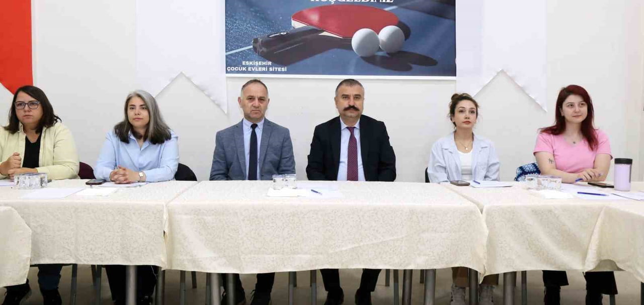 ESKİŞEHİR AİLE VE SOSYAL HİZMETLER İL MÜDÜRLÜĞÜ BÜNYESİNDE GÖREV YAPAN MESLEK ELEMANLARINA YÖNELİK...