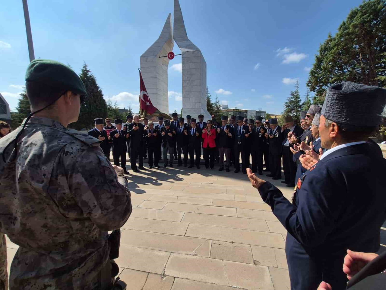 ESKİŞEHİR’DE 19 EYLÜL GAZİLER GÜNÜ DOLAYISIYLA DÜZENLENEN PROGRAM KAPSAMINDA GAZİLER VE ŞEHİT...