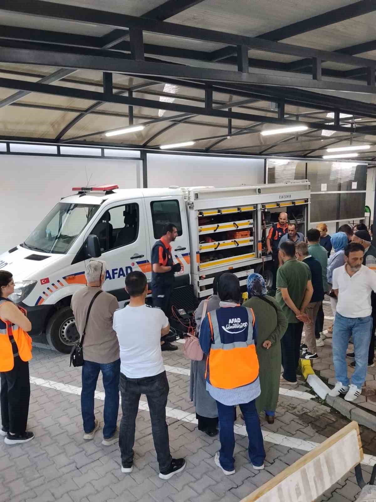 ESKİŞEHİR İL AFET VE ACİL DURUM MÜDÜRLÜĞÜ (AFAD) EKİPLERİ, MAHALLE AFET GÖNÜLLÜ EKİPLERİ PROJESİ...