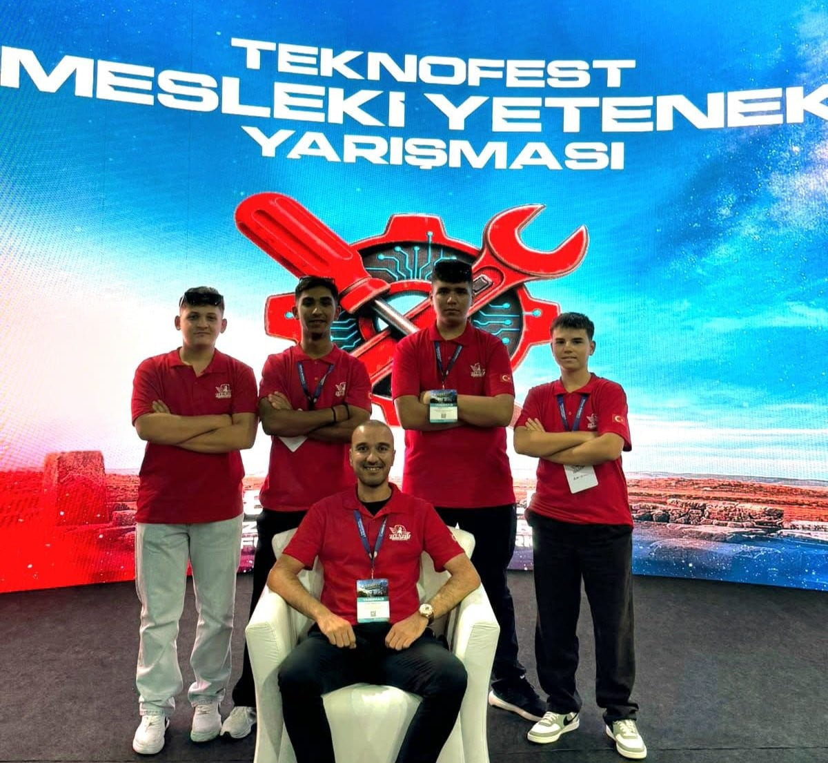 ESKİŞEHİR ÖZEL EOSB MESLEKİ VE TEKNİK ANADOLU LİSESİ ÖĞRENCİLERİ, TEKNOFEST 2026 MESLEKİ YETENEK...