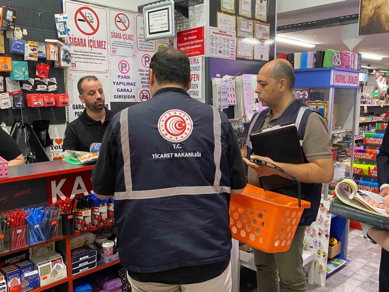 ESKİŞEHİR TİCARET İL MÜDÜRLÜĞÜ EKİPLERİ, YENİ EĞİTİM-ÖĞRETİM YILI ÖNCESİ KIRTASİYE ÜRÜNLERİNE...