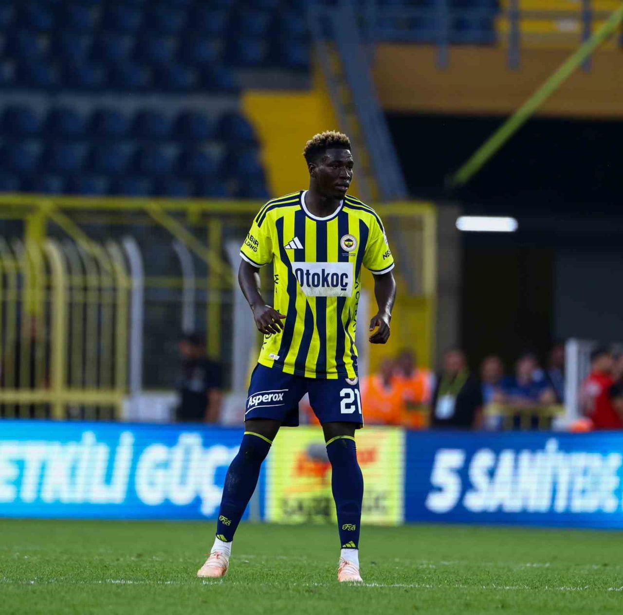 FENERBAHÇE'NİN GENÇ STOPERİ KOJO PEPRAH OPPONG, SARI-LACİVERTLİLERDE İLK MAÇINA ÇIKTI.