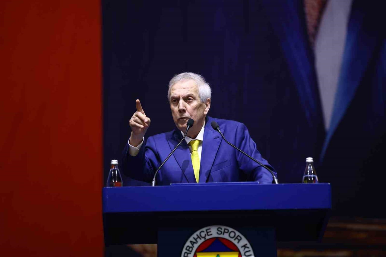 FENERBAHÇE BAŞKANI AZİZ YILDIRIM, GÜNDEM MADDELERİNE İLİŞKİN KONUŞMA YAPTI