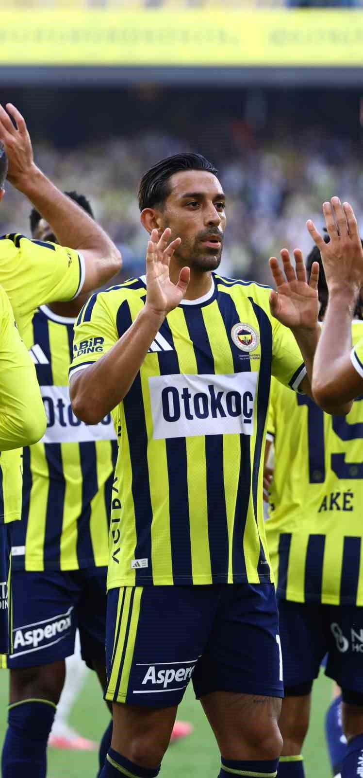 FENERBAHÇE’NİN MİLLİ FUTBOLCUSU İRFAN CAN KAHVECİ, EYÜPSPOR MAÇINDA GOL KAYDEDERKEN...