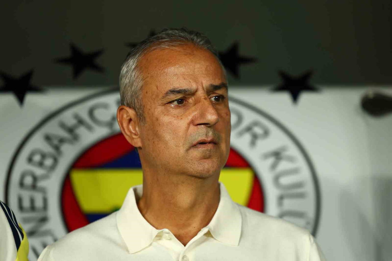 FENERBAHÇE TEKNİK DİREKTÖRÜ İSMAİL KARTAL