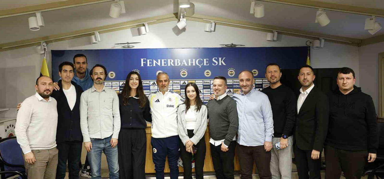FENERBAHÇE TEKNİK DİREKTÖRÜ İSMAİL KARTAL, BASIN MENSUPLARIYLA YAPTIĞI SOHBET TOPLANTISINDA TAKIM...