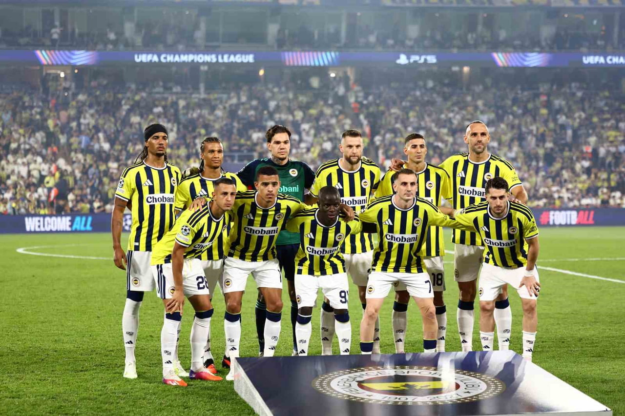 FENERBAHÇE TEKNİK DİREKTÖRÜ İSMAİL KARTAL, SON OYNADIKLARI BEŞİKTAŞ DERBİSİ 11'İNE GÖRE ROMA...