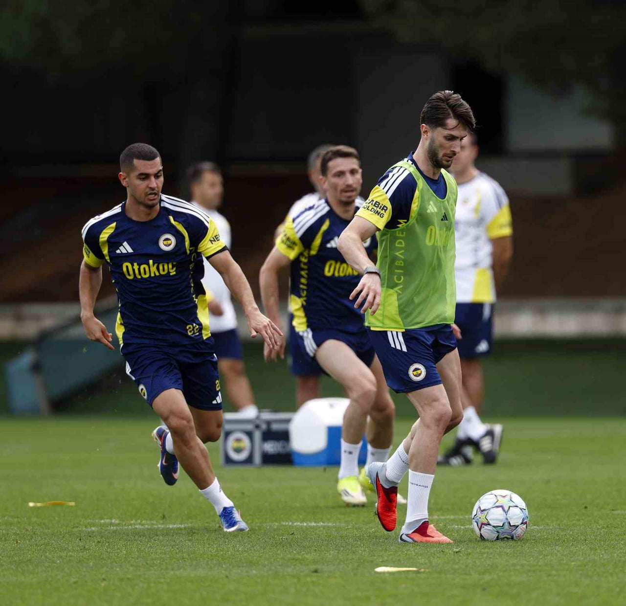 FENERBAHÇE, UEFA ŞAMPİYONLAR LİGİ'NİN İLK HAFTASINDA İTALYA TEMSİLCİSİ ROMA İLE OYNAYACAĞI MAÇIN...