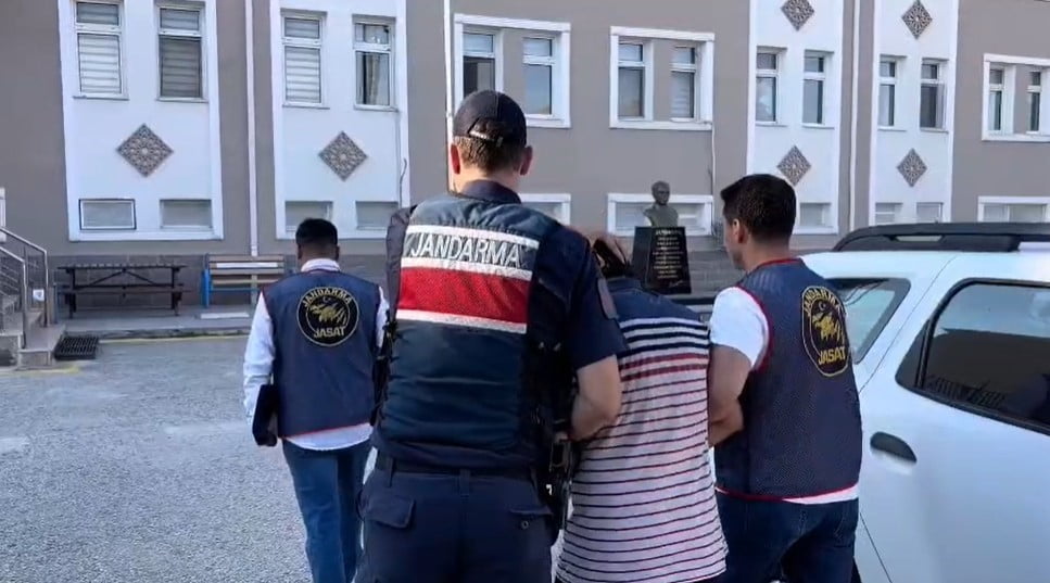 FETÖ KAPSAMINDA ‘ANAYASAL DÜZENİ ORTADAN KALDIRMAYA TEŞEBBÜS ETME' SUÇUNDAN ARANAN VE HAKKINDA 13...