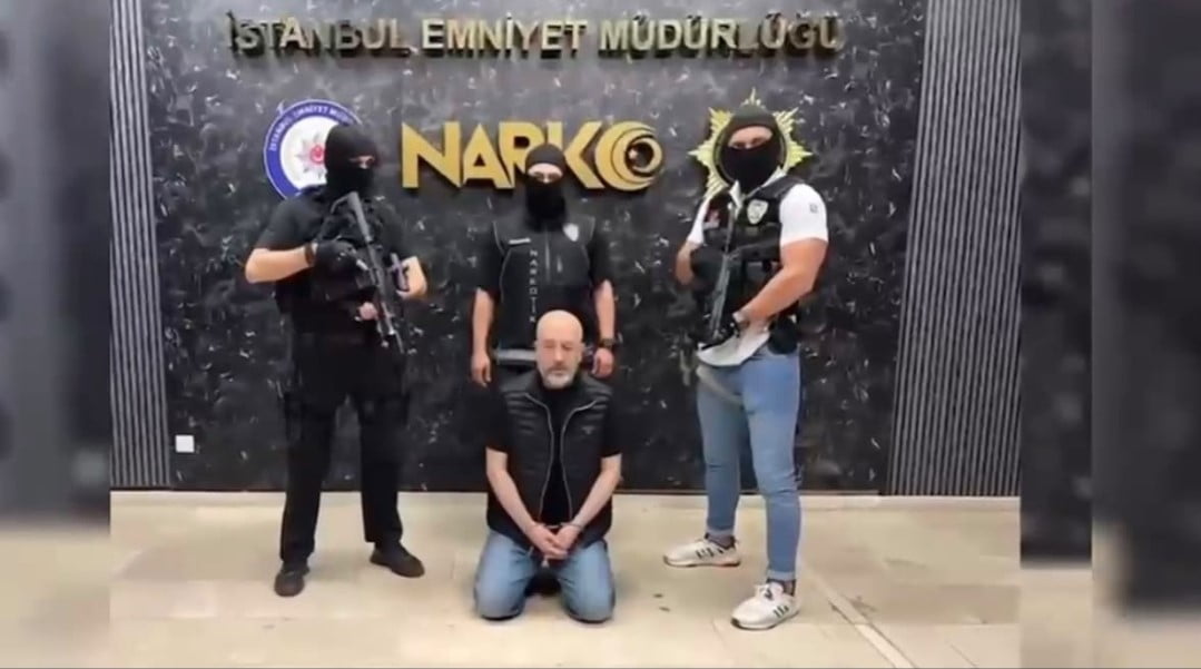 FİRARİ ULUSLARARASI UYUŞTURUCU KAÇAKÇISI SARIYER'DE YAKALANDI