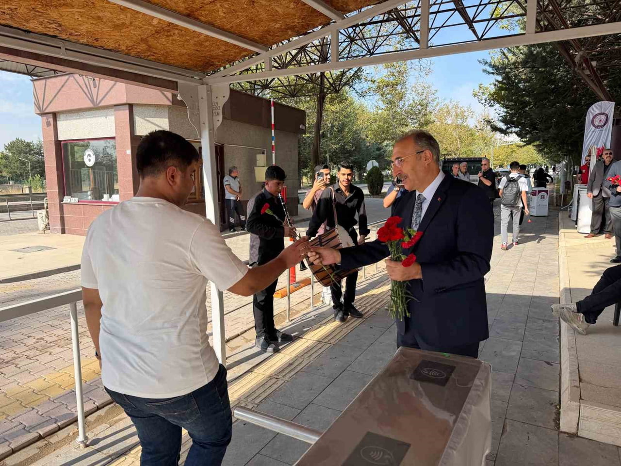 FIRAT ÜNİVERSİTESİ REKTÖRÜ PROF. DR. FAHRETTİN GÖKTAŞ, EĞİTİM-ÖĞRETİM YILININ İLK GÜNÜNDE...