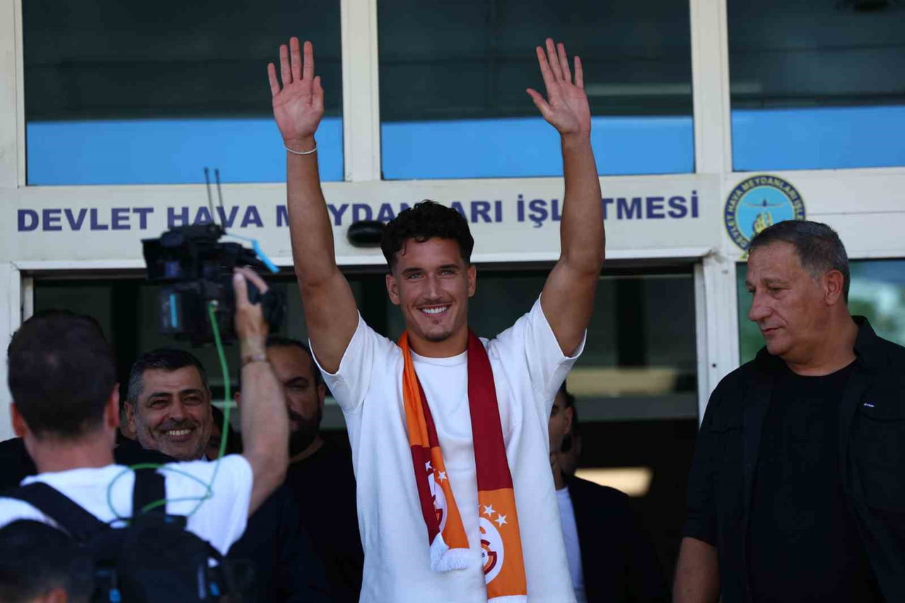 GALATASARAY'IN, PORTEKİZ EKİBİ PORTO'DAN TRANSFERİ KONUSUNDA ANLAŞMA SAĞLADIĞI MİLLİ FUTBOLCU...