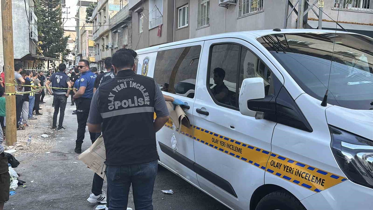 GAZİANTEP'TE EŞİNİ ÖLDÜRÜP 4 KİŞİYİ YARALAYAN ZANLI TUTUKLANDI