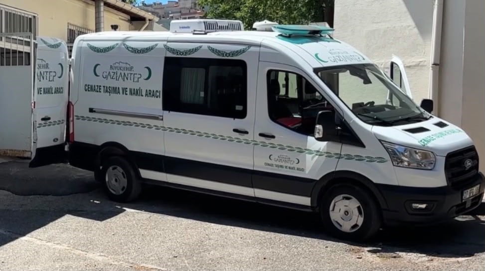 GAZİANTEP'TE FABRİKADA SİLİNDİR MAKİNESİNE SIKIŞAN 25 YAŞINDAKİ İŞÇİ KURTARILAMADI