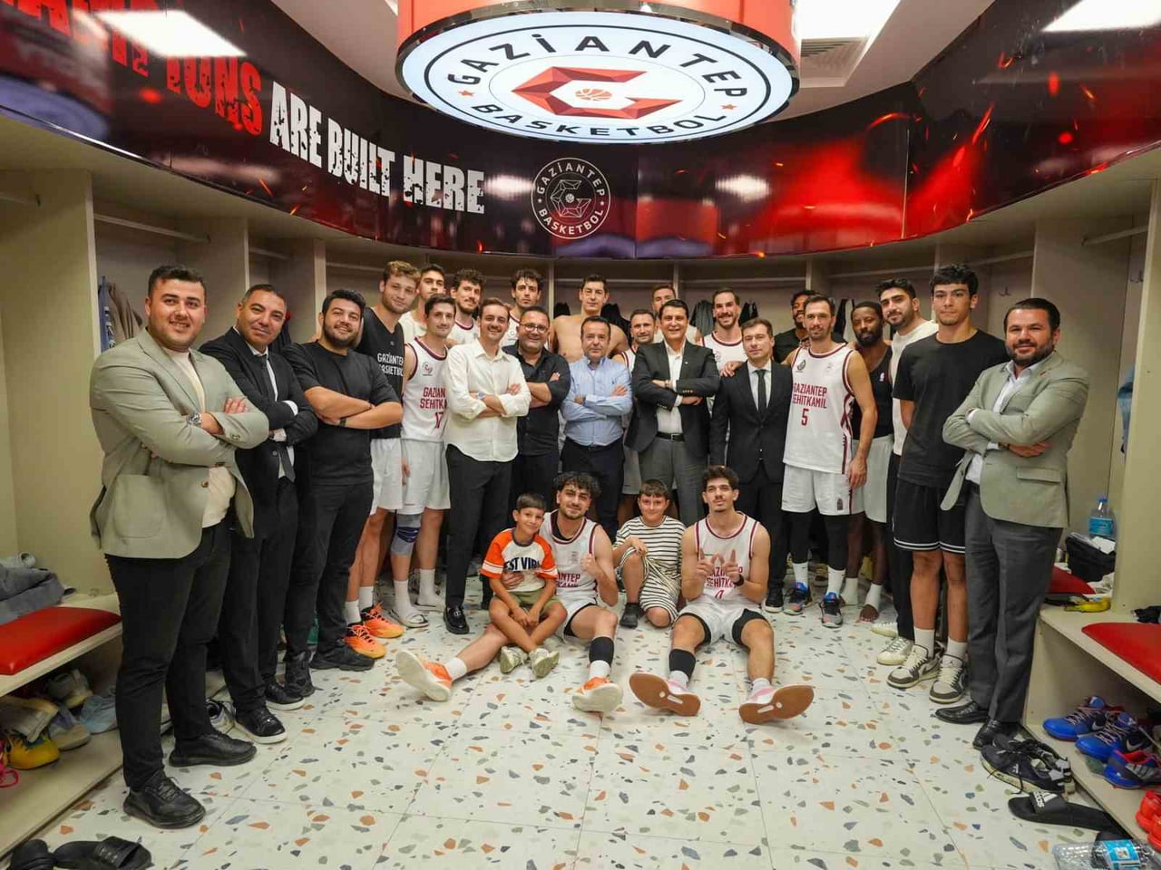 GAZİANTEP BASKETBOL, EVİNDEKİ İLK MAÇTAN GALİBİYETLE AYRILDI