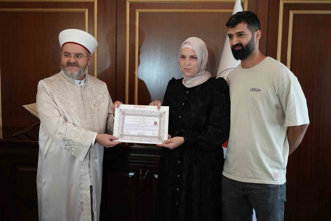 GAZİANTEP İL MÜFTÜSÜ MUSTAFA SOYKÖK'ÜN KATILIMIYLA GERÇEKLEŞTİRİLEN TÖRENDE KELİME-İ ŞEHADET...