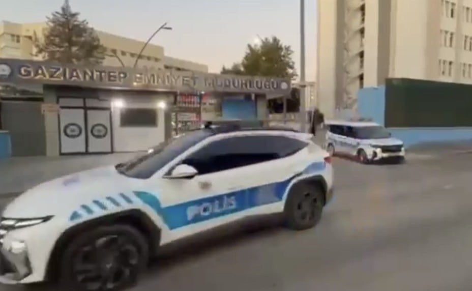 GAZİANTEP MERKEZLİ 3 İLDE YURT DIŞINDAN YASA DIŞI YOLLARLA GETİRİLEN DÖVİZLERİ YURT DIŞINA USULSÜZ...