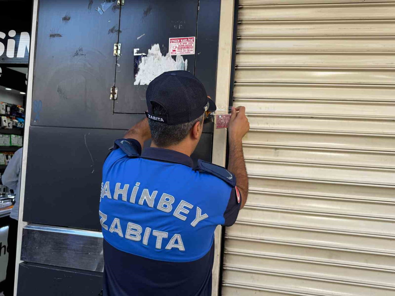 GAZİANTEP’TE BOZUK ÜRÜN SATAN DÖNER İŞLETMESİ 15 GÜN KAPATILDI