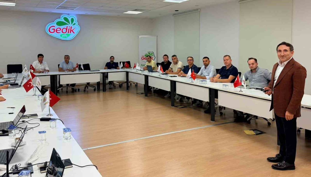 GEDİK PİLİÇ, AYLIK DEĞERLENDİRME TOPLANTISINI GEDİK PİLİÇ YÖNETİM KURULU BAŞKANI OSMAN GEDİK...