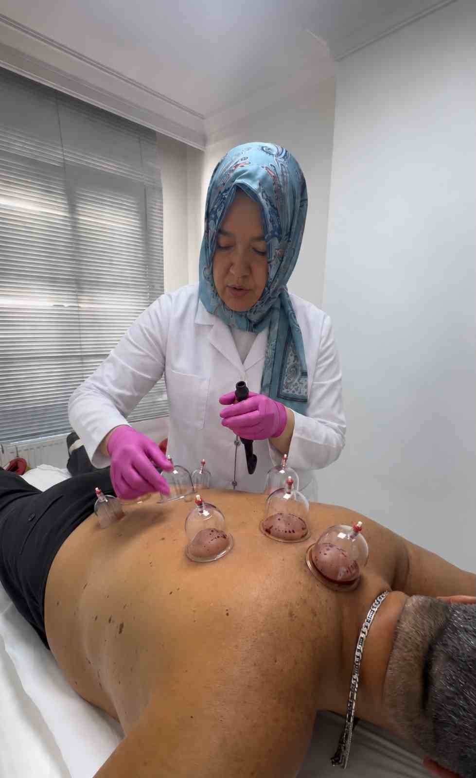 GELENEKSEL VE TAMAMLAYICI TIP UYGULAMALARINDAN BİRİ OLAN HACAMAT, SON YILLARDA TOPLUMDA DAHA FAZLA...