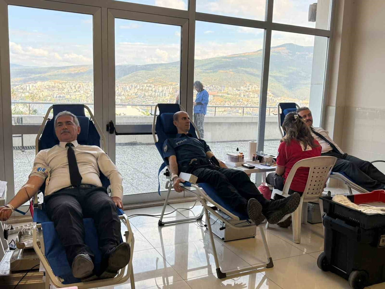 GEMLİK ADLİYESİNDE, TÜRK KIZILAY TARAFINDAN KAN BAĞIŞI KAMPANYASI DÜZENLENDİ.