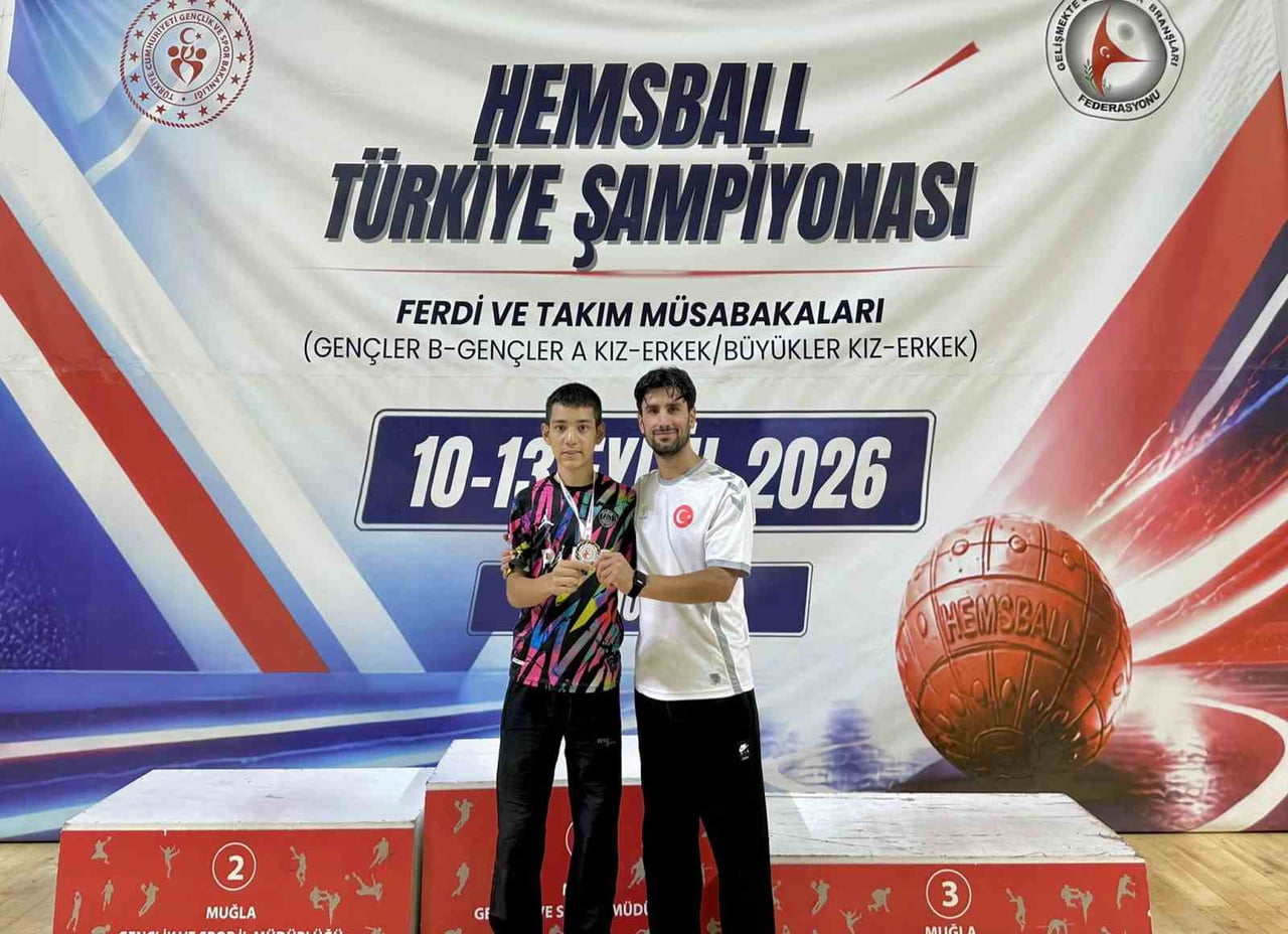 GENÇLER VE BÜYÜKLER HEMSBALL TÜRKİYE ŞAMPİYONASI'NA ESKİŞEHİR'DEN KATILAN MİRAÇ DEMİREL, TÜRKİYE...