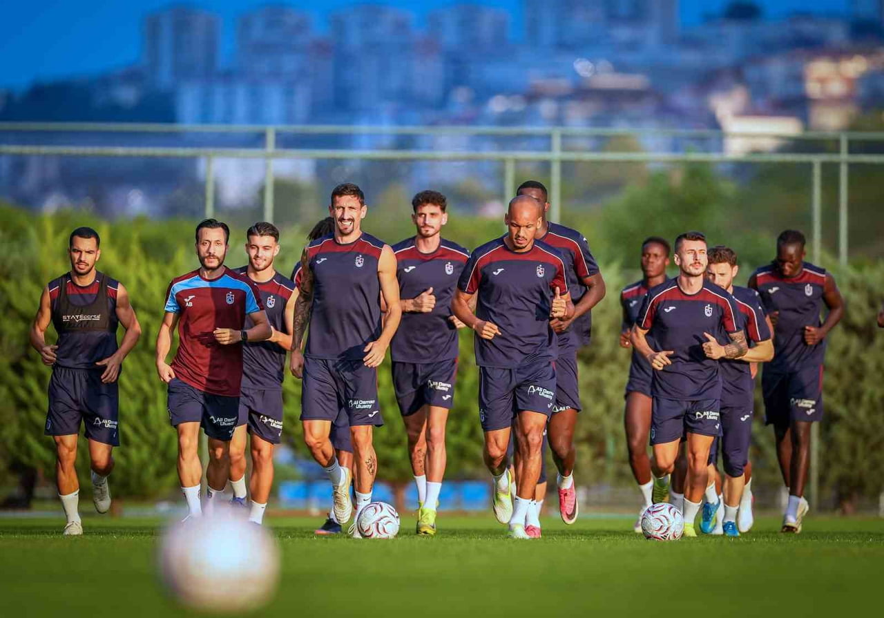 GENÇLERBİRLİĞİ’Nİ KONUK EDECEK OLAN TRABZONSPOR, KARŞILAŞMANIN HAZIRLIKLARINI SÜRDÜRDÜ.