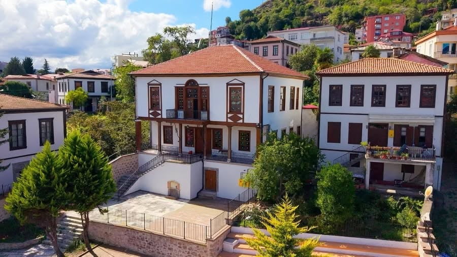GİRESUN’UN TARİHİ ZEYTİNLİK SEMTİNDE YER ALAN NECATİBEY KONAĞI, GİRESUN İL ÖZEL İDARESİ TARAFINDAN...