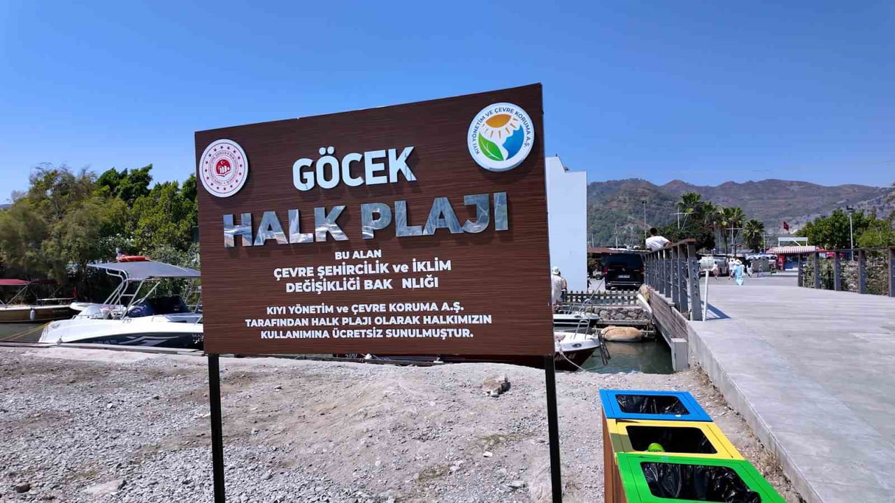 GÖCEK'TE TEMİZLENEN PLAJ VATANDAŞLARIN HİZMETİNE SUNULDU