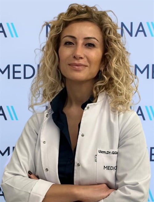 GÖĞÜS HASTALIKLARI UZMANI DR. GÜLAY KAPLAN, SONBAHAR MEVSİMİNİN GÜZELLİKLERİ YANINDA BAZI KİŞİLER...