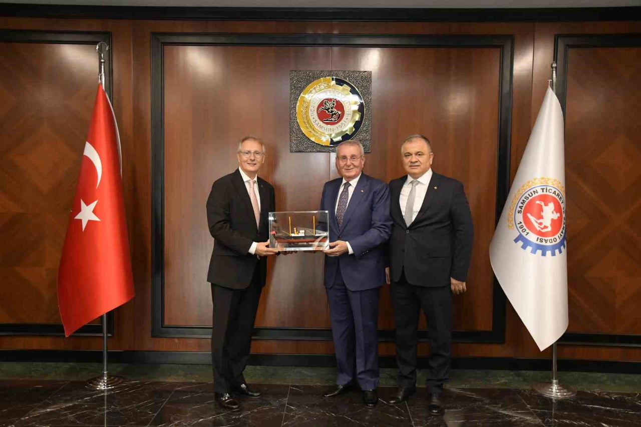 GÖREV DÖNEMİNDEKİ İLK İSTANBUL DIŞI TOPLANTISINI SAMSUN’DA GERÇEKLEŞTİREN TÜRKİYE EV TEKSTİLİ...
