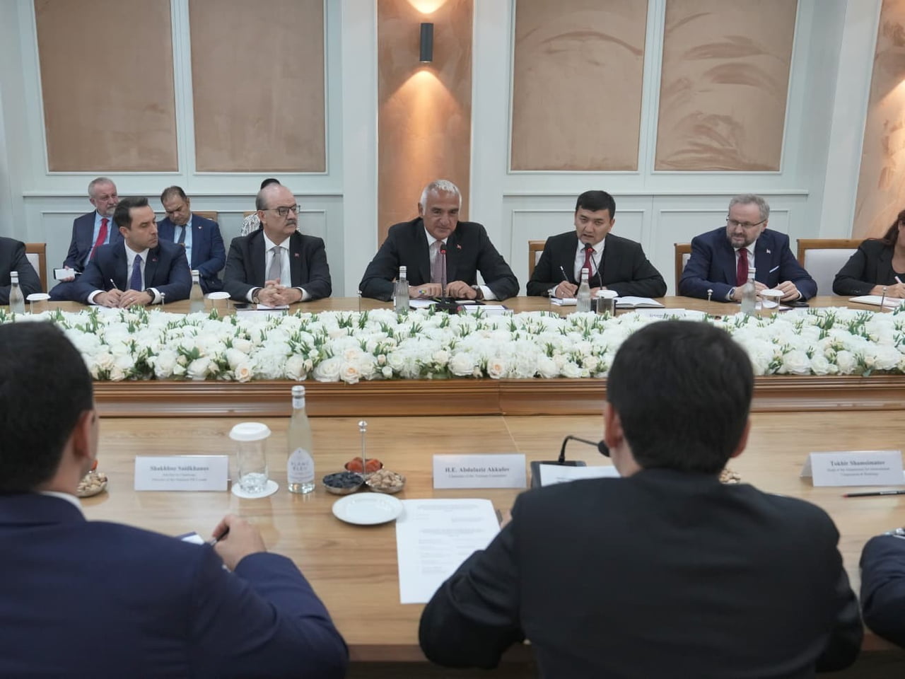 GÖRÜŞMEDE İKİ ÜLKE ARASINDAKİ TURİZM HAREKETLİLİĞİ, HAVA BAĞLANTILARI, ORTAK TURİZM ROTALARI...