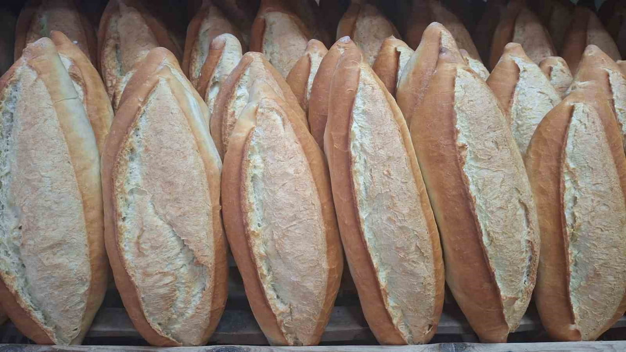 GÜMÜŞHANE'DE EKMEK VE UNLU MAMULLERİN YENİ FİYAT TARİFESİ BELLİ OLDU. YENİ TARİFEYLE 280 GRAM...