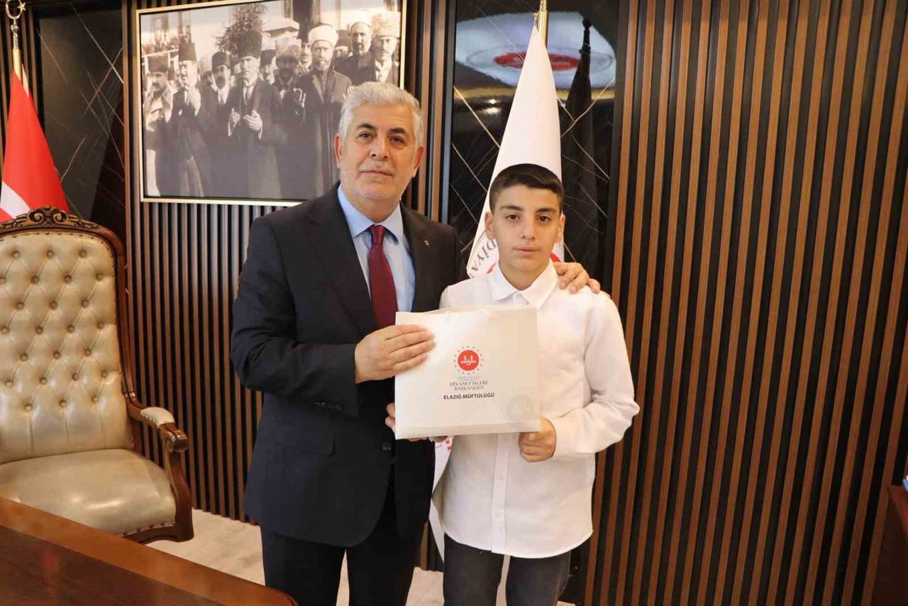 HAFIZLIK YARIŞMASI BÖLGE BİRİNCİSİ ELAZIĞ’DAN