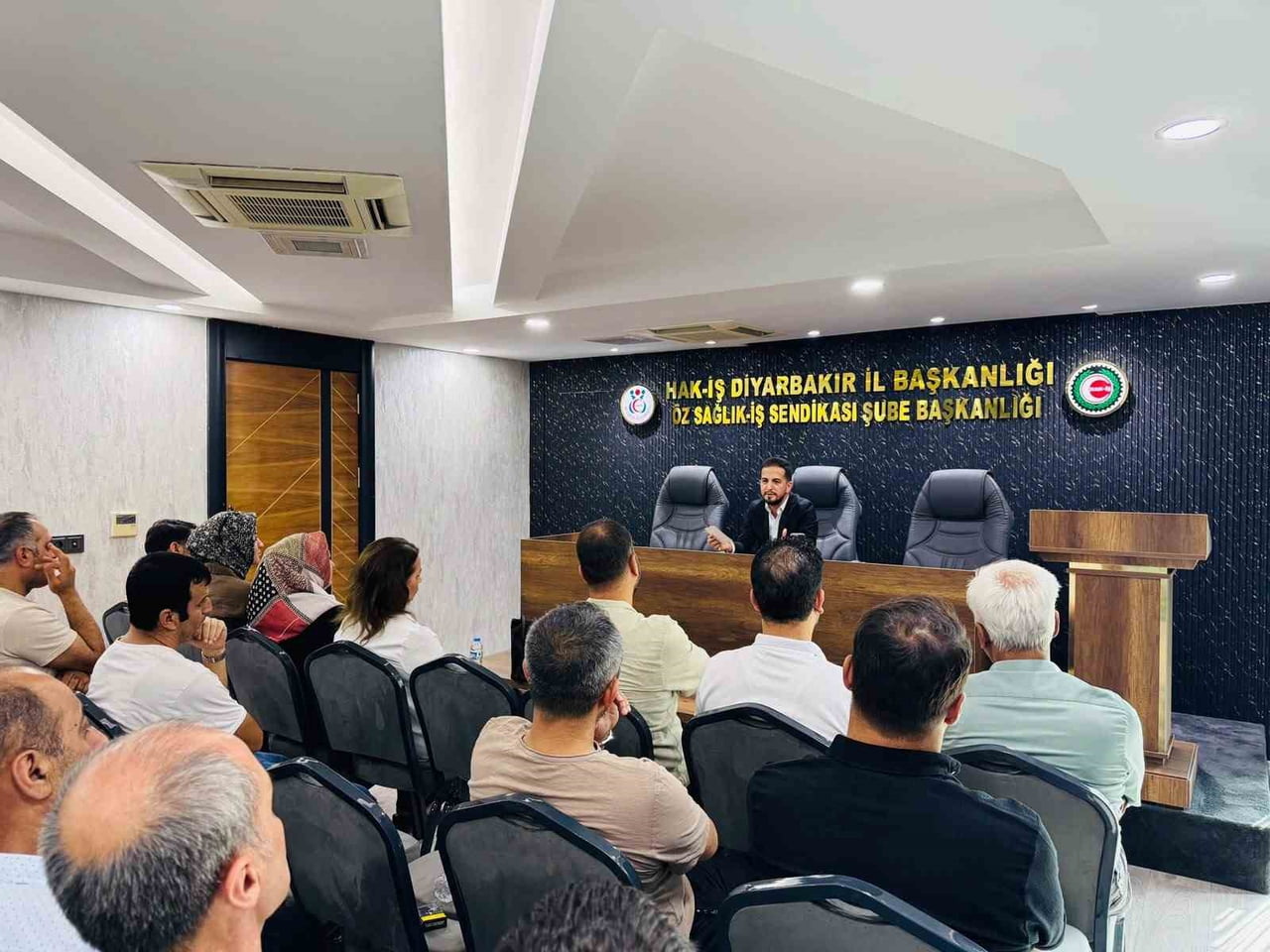 HAK-İŞ DİYARBAKIR İL BAŞKANI VE ÖZ SAĞLIK-İŞ ŞUBE BAŞKANI MEHMET AKÜZÜM, SENDİKAL MÜCADELEMİZİN...