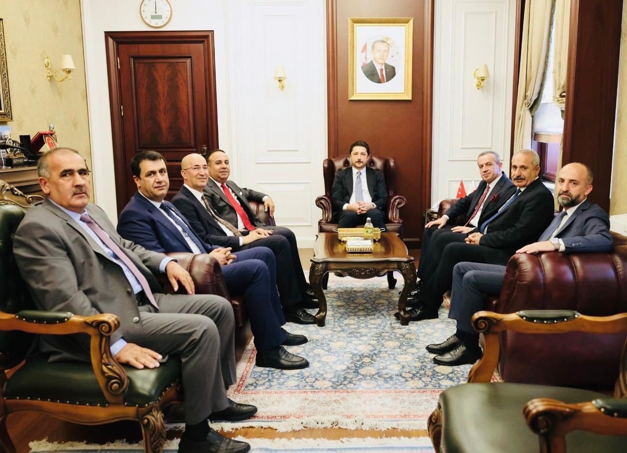 HAKKARİ’NİN YÜKSEKOVA İLÇESİNİN ESENDERE BELDE BELEDİYE BAŞKANI DIRBAZ BÜYÜKSU, AK PARTİ HAKKARİ...