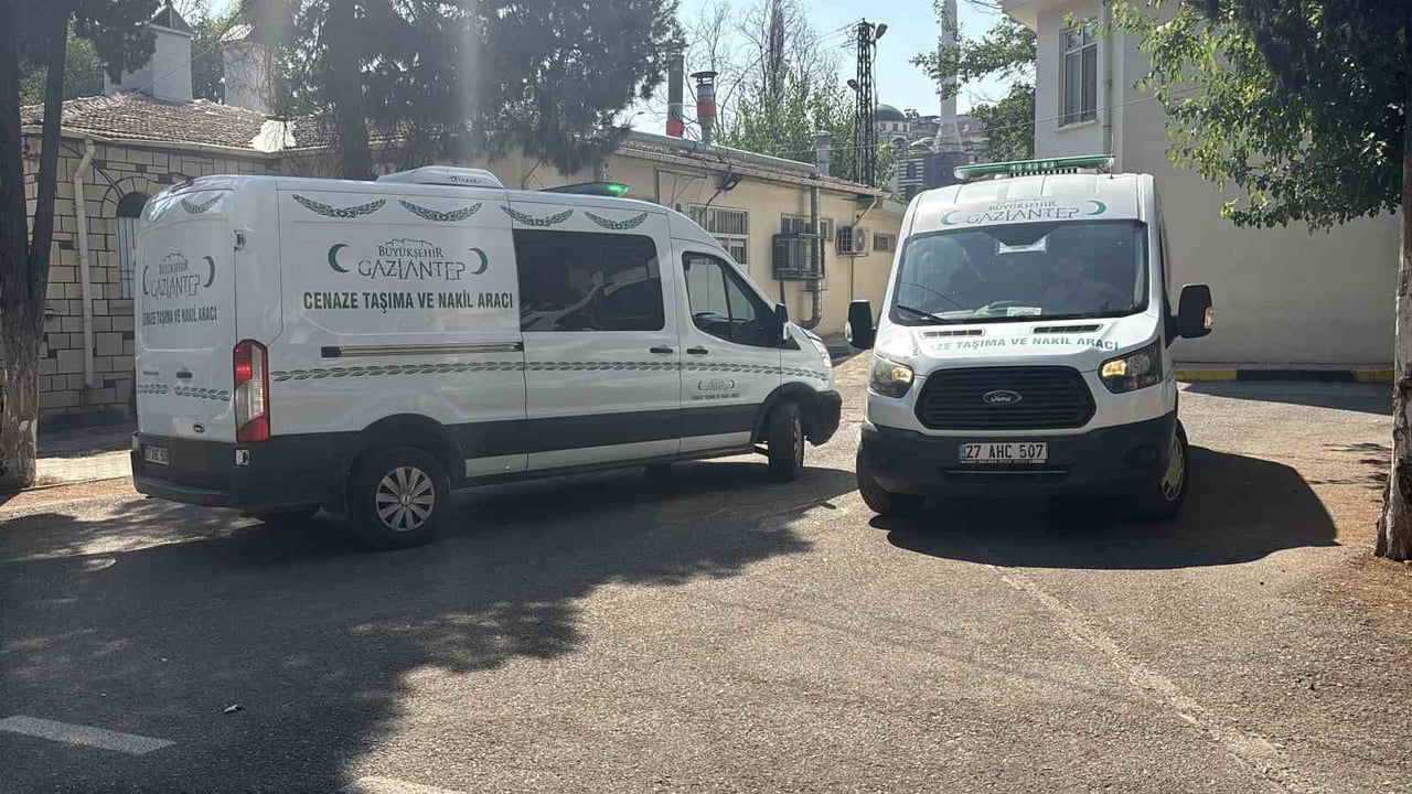 HALI YIKARKEN AKIMA KAPILAN KADINLARIN CENAZESİ TESLİM EDİLDİ
