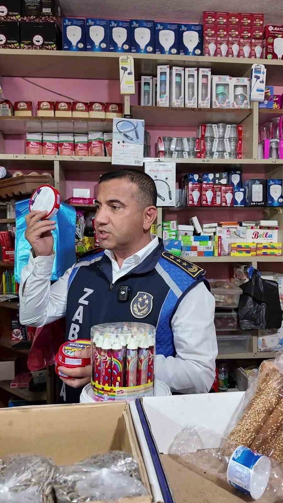 HATAY'DA ZABITA EKİPLERİ TARAFINDAN OKUL ÇEVRESİNDEKİ İŞLETMELERE YÖNELİK GERÇEKLEŞTİRİLEN GIDA...