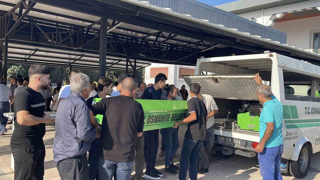 HATAY’DA EŞİ TARAFINDAN VURULAN EMİNE ÇİL, OSMANİYE’DE SON YOLCULUĞUNA UĞURLANDI