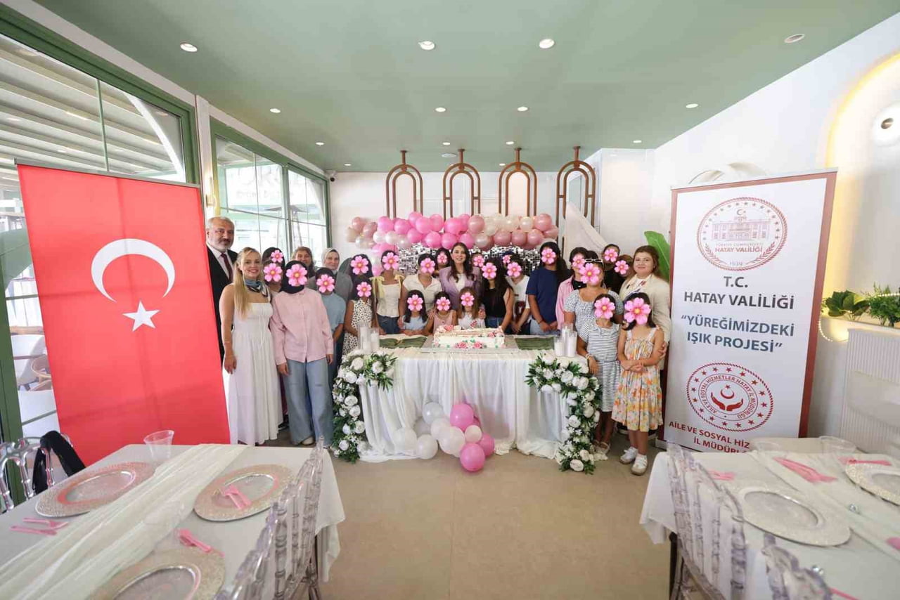 HATAY SERDAR DEMİR ÇOCUK EVLERİ SİTESİ’NDE DÜZENLENEN DOĞUM GÜNÜ ETKİNLİĞİNDEN...