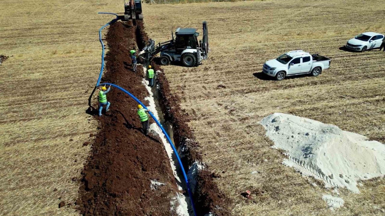 HİLVAN’DA YENİ YERLEŞİM BÖLGELERİNE ALTYAPI HAMLESİ
