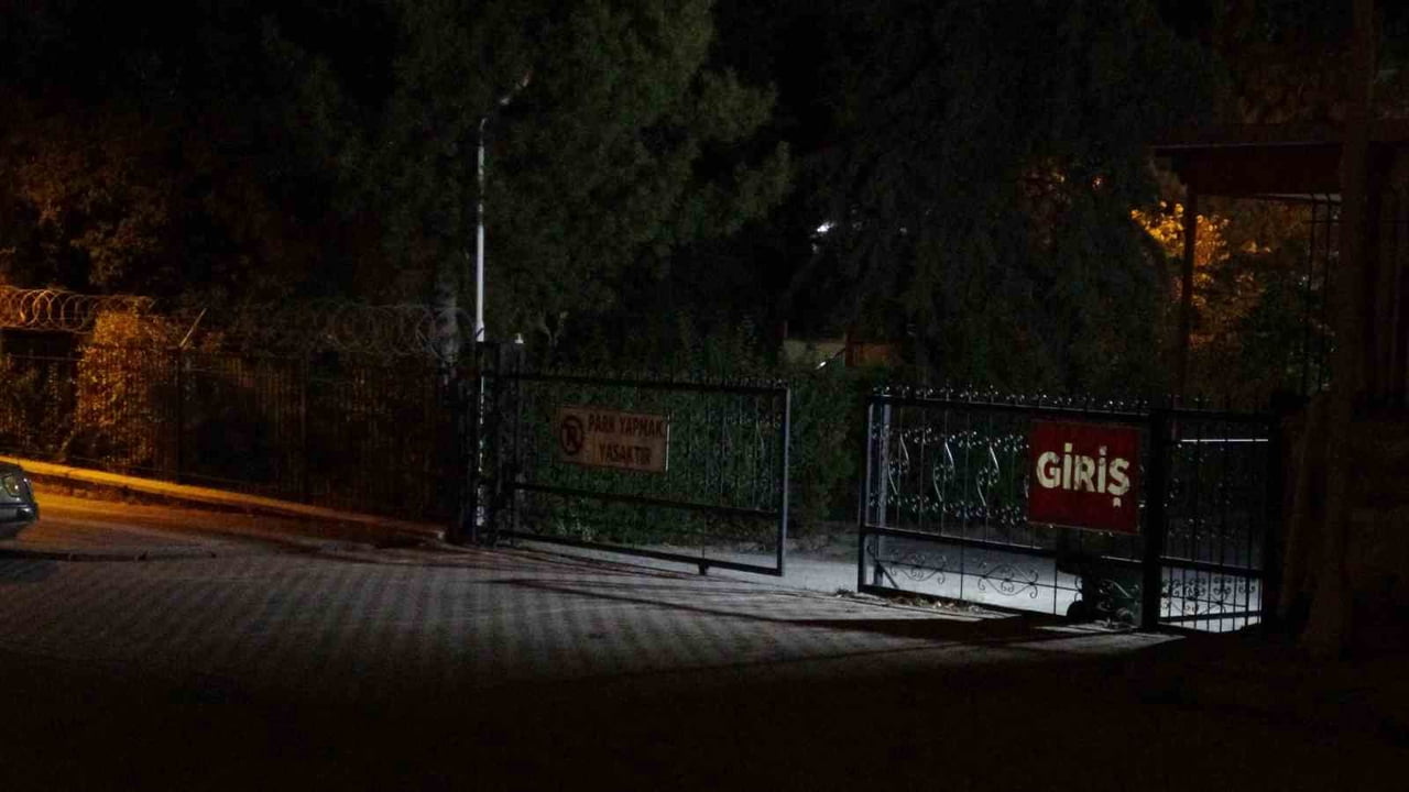 HIZAR MOTORUYLA BOYUN BÖLGESİNDEN YARALANAN GENÇ HAYATINI KAYBETTİ
