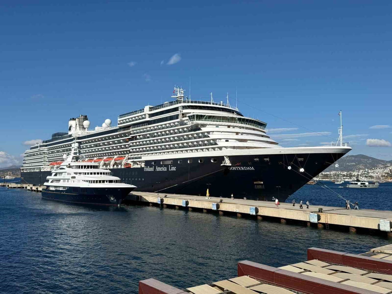 HOLLANDA BAYRAKLI YOLCU GEMİSİ "OOSTERDAM", BODRUM'A İLK SEFERİNİ GERÇEKLEŞTİRDİ.
