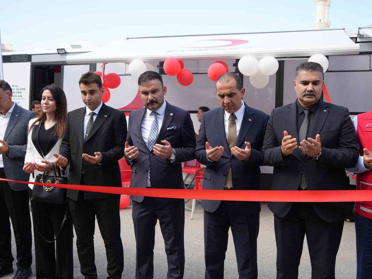 IĞDIR’DA HAYIRSEVERLERİN BAĞIŞLARIYLA TÜRK KIZILAY’INA KAZANDIRILAN KAN BAĞIŞI ARACININ AÇILIŞI...