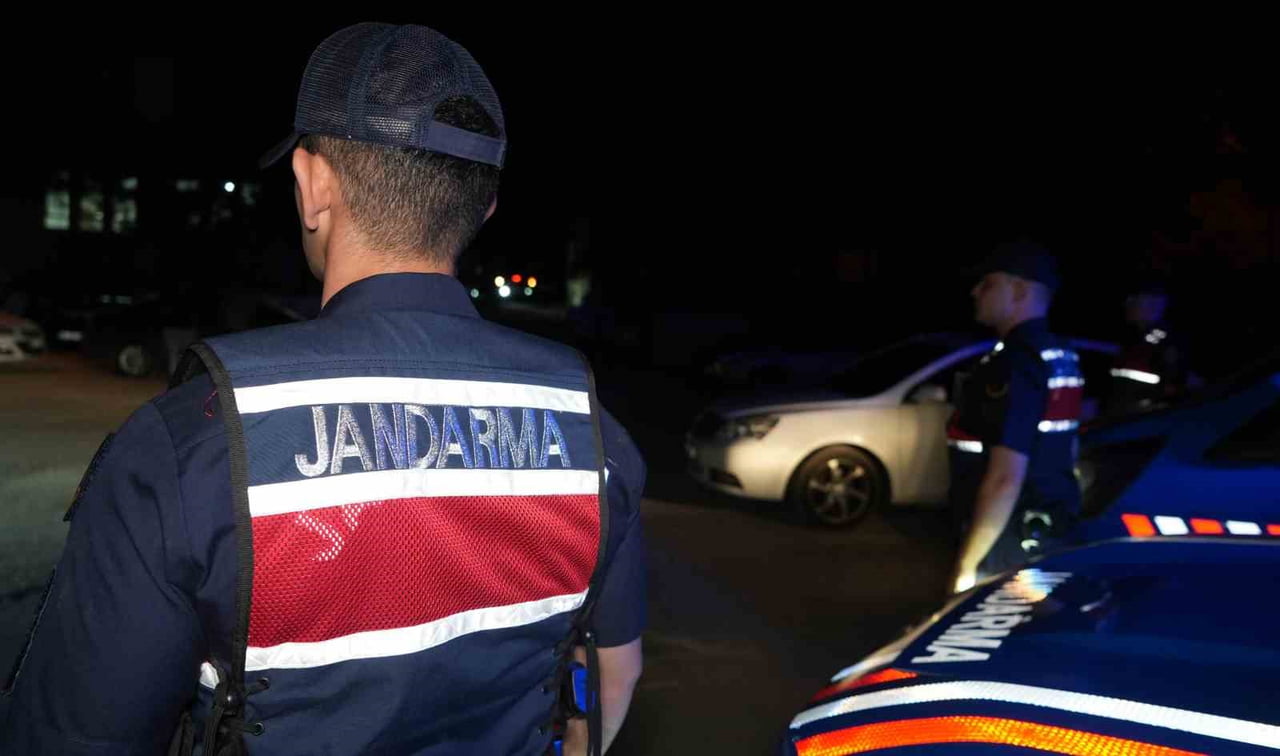 İL JANDARMA KOMUTANLIĞI EKİPLERİ, DÜĞÜNLERDE SİLAHLA ATEŞ EDİLMESİNİN ÖNÜNE GEÇMEK AMACIYLA DRON...