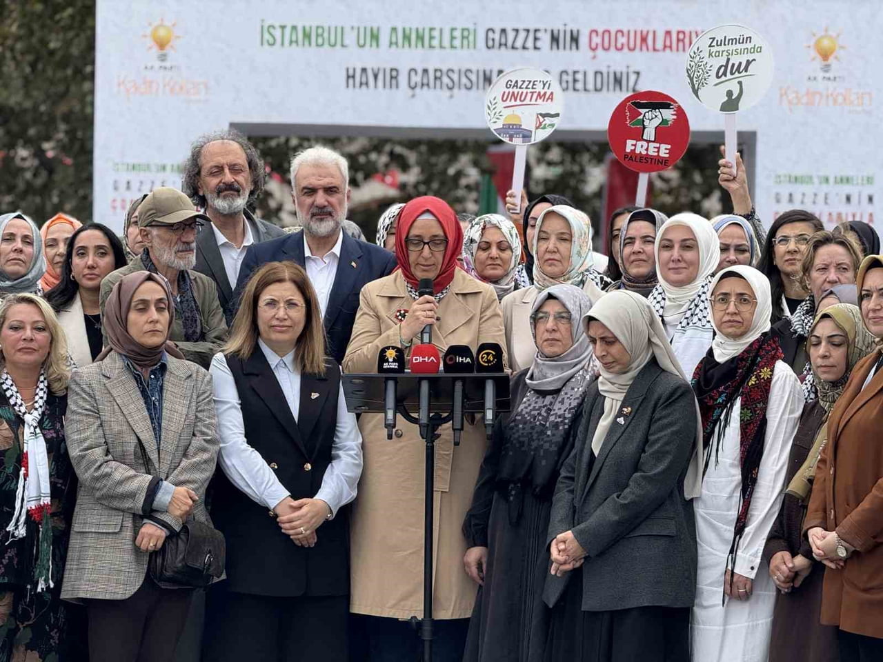 İL KADIN KOLLARI BAŞKANI SALİHA DEMİRER, AÇIKLAMALARDA BULUNDU.
